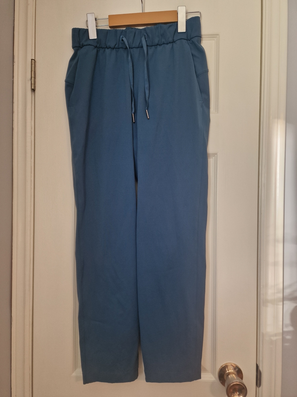 lululemon On the Fly Pant Blue Straight Leg Jogger Pants Size 4